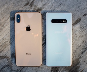 Сравнение Samsung Galaxy S10 Plus и iPhone XS Max